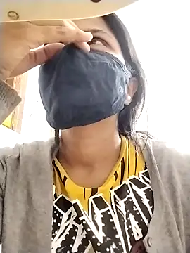 Snapshot of Sapna-80 chatting on December 4, 2024, 8:45 am Sapna-80 online show from December 4, 2024, 8:45 am