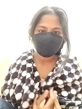 Snapshot of Sapna-80 chatting on December 15, 2024, 9:24 am Sapna-80 online show from December 15, 2024, 9:24 am