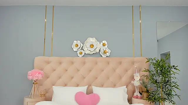 DeniseReese online show from December 30, 2024, 3:03 am