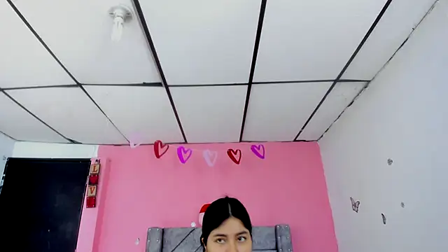 Snapshot of LaylaHolmes chatting on May 2, 2026, 12:10 pm LaylaHolmes online show from May 2, 2026, 12:10 pm