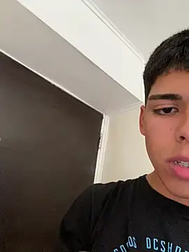 Edu zzs2 online show from October 27, 2025, 7:51 pm