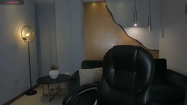 HannahJamesX online show from February 23, 2025, 4:46 pm