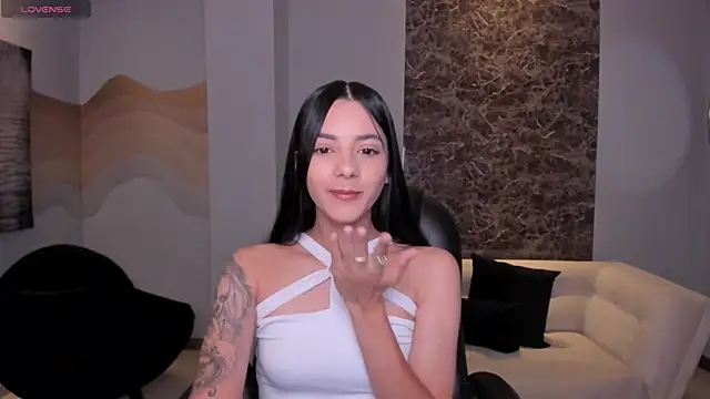 HannahJamesX online show from February 25, 2025, 7:03 pm