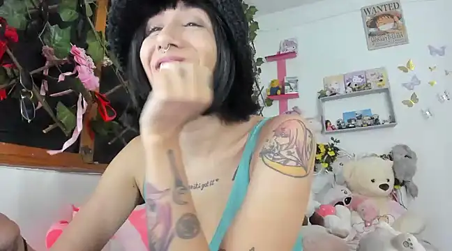 Snapshot of LunaDeCristall chatting on February 27, 2025, 6:50 am LunaDeCristall online show from February 27, 2025, 6:50 am