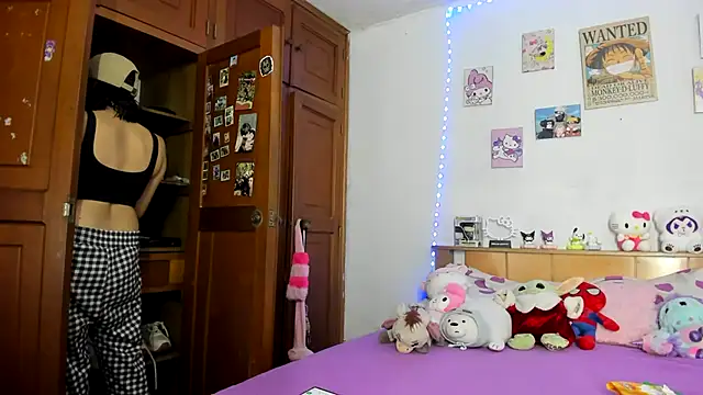 Snapshot of LunaDeCristall chatting on September 9, 2025, 7:19 am LunaDeCristall online show from September 9, 2025, 7:19 am