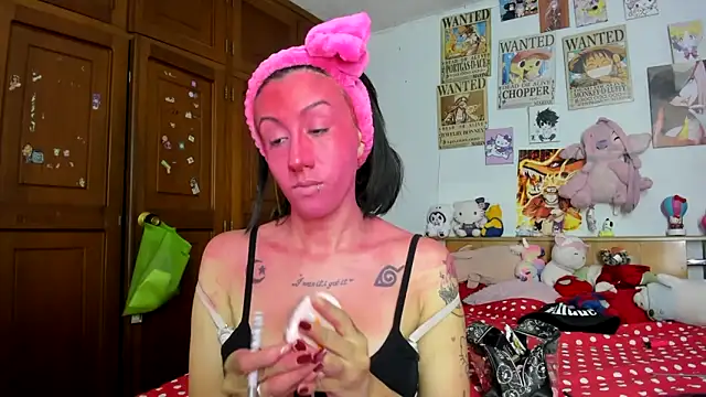 Snapshot of LunaDeCristall chatting on October 23, 2025, 5:07 am LunaDeCristall online show from October 23, 2025, 5:07 am