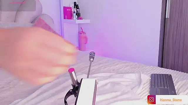 Hanna Stanx online show from October 18, 2025, 9:04 pm