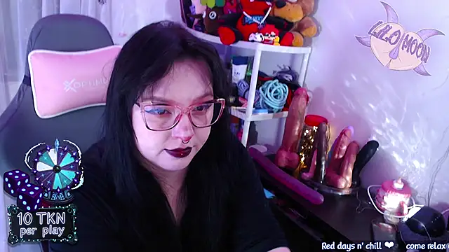 LiloMoon69 online show from December 2, 2025, 2:23 pm