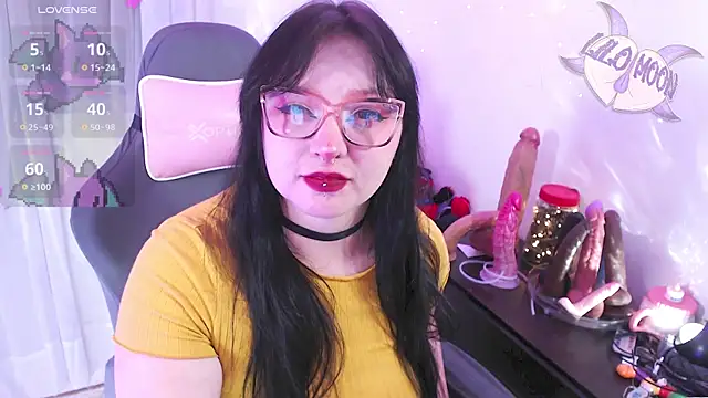 LiloMoon69 online show from April 18, 2026, 12:14 am