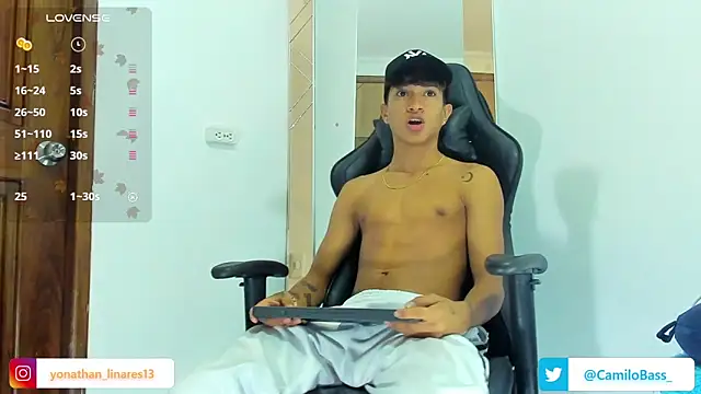  CamiloBass online show from December 19, 2024, 1:39 am