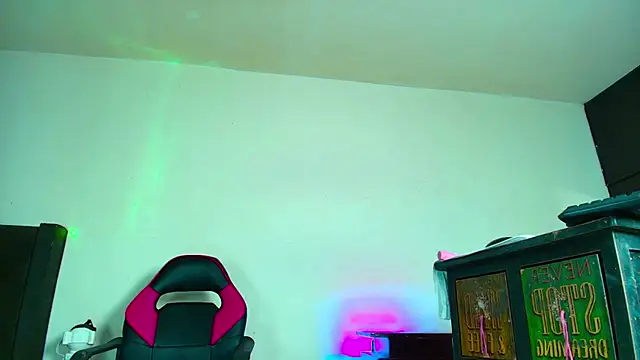 DIRTYCOUPLE S7 online show from October 16, 2025, 1:50 am