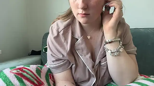 Snapshot of lilsbabyxo chatting on June 9, 2026, 4:18 pm lilsbabyxo online show from June 9, 2026, 4:18 pm