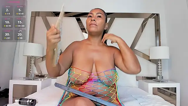 OliviaBurning online show from February 14, 2025, 11:31 am