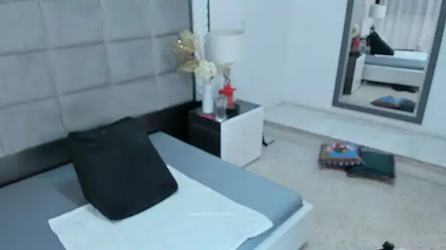 OliviaBurning online show from December 19, 2025, 1:56 am