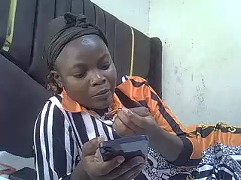 pretty vivy online show from March 21, 2025, 5:54 am