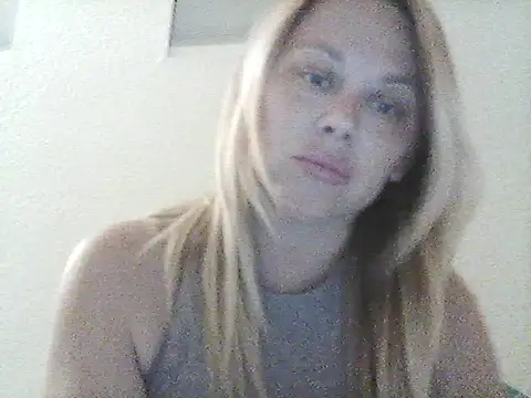 burrkitty online show from December 3, 2025, 4:42 am