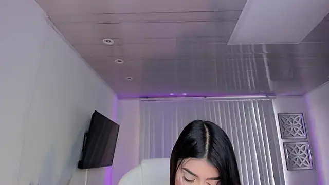 amelie jhons online show from December 2, 2024, 7:38 pm