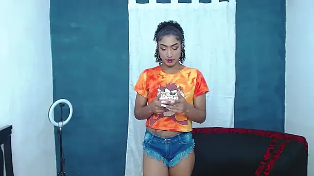 BLACK MOON TS online show from September 19, 2025, 12:45 am