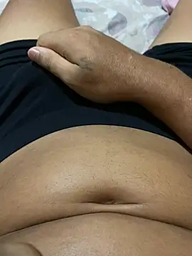 Snapshot of HenriqueH3 chatting on February 12, 2026, 2:34 pm HenriqueH3 online show from February 12, 2026, 2:34 pm