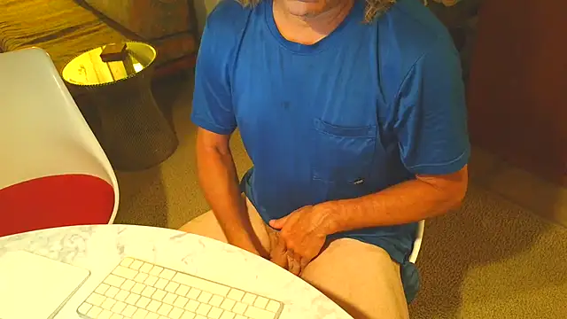 Snapshot of costanza7070 chatting on July 19, 2026, 5:55 am costanza7070 online show from July 19, 2026, 5:55 am