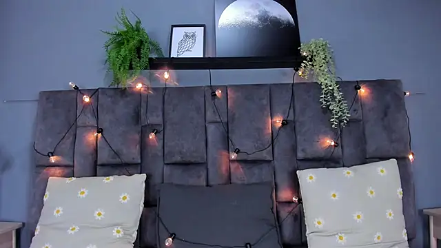 EngelStone online show from December 2, 2025, 7:42 pm