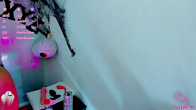 Piggy Eddy online show from November 3, 2025, 4:25 am