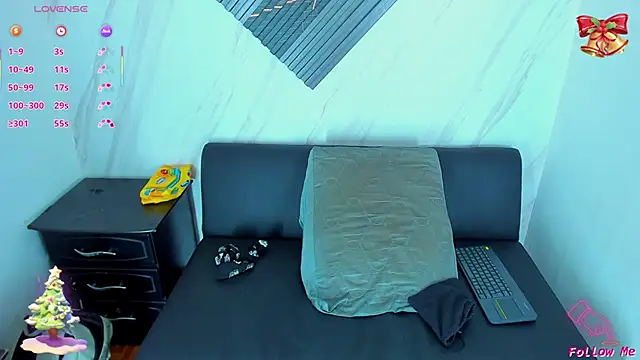 Piggy Eddy online show from December 15, 2025, 4:50 am