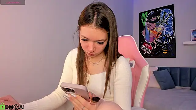 Nicole Charm online show from April 16, 2026, 11:51 pm