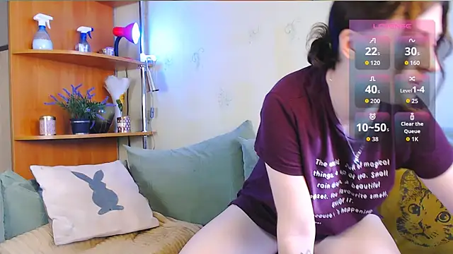 Caroline1995 online show from October 28, 2025, 8:18 am