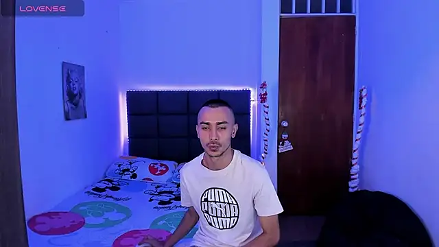 steven hott8 online show from December 15, 2024, 3:13 am