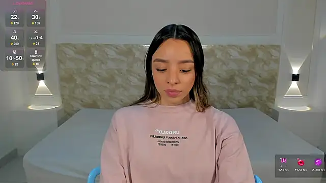 AliceRoss0 online show from October 17, 2025, 8:22 pm