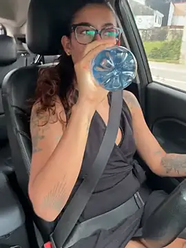 ValeriEvan online show from March 31, 2026, 9:15 pm