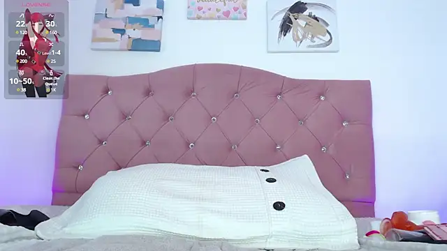 juliane sweer1 online show from February 6, 2025, 11:58 pm