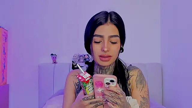 shadowcatt  online show from October 22, 2025, 7:13 pm