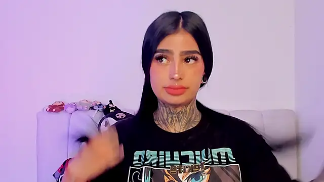 shadowcatt  online show from April 25, 2026, 11:46 pm