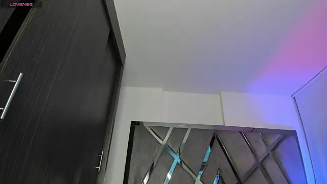 samaay07  online show from October 25, 2025, 3:03 am