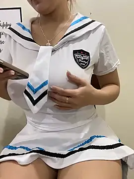 Shirato hana online show from February 13, 2025, 1:50 am