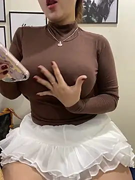 Shirato hana online show from February 22, 2025, 2:06 am