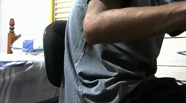 RenziTatte online show from December 3, 2024, 2:05 pm