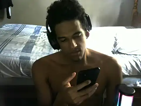 RenziTatte online show from February 4, 2025, 1:06 pm