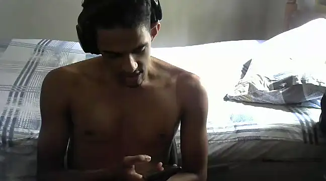 RenziTatte online show from March 3, 2025, 3:09 pm