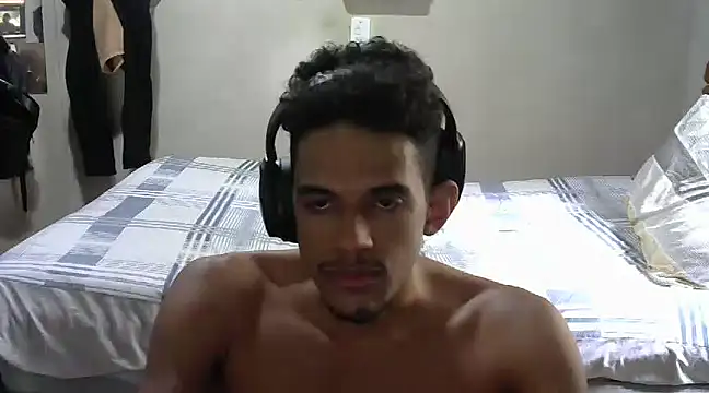 RenziTatte online show from March 5, 2025, 5:29 pm