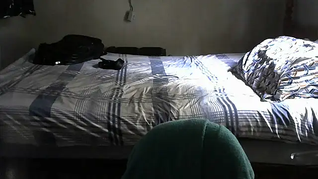 RenziTatte online show from March 13, 2025, 7:17 pm