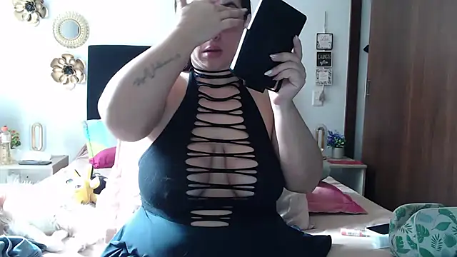 TatianaMonteross online show from December 22, 2025, 5:21 pm