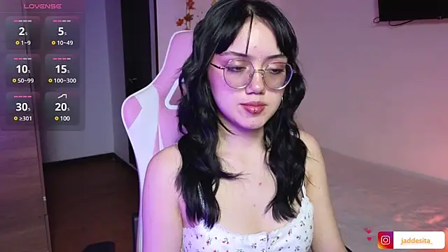 suzumi   online show from January 7, 2025, 6:35 pm