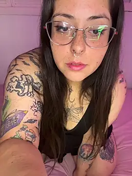 Snapshot of Mizztikaa chatting on March 7, 2026, 3:42 pm Mizztikaa online show from March 7, 2026, 3:42 pm