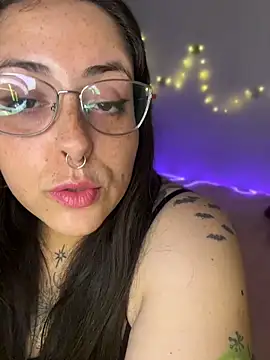 Snapshot of Mizztikaa chatting on April 15, 2026, 6:26 pm Mizztikaa online show from April 15, 2026, 6:26 pm