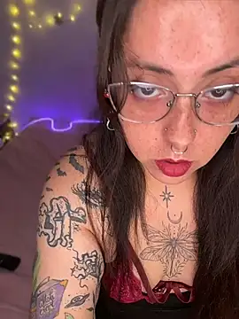 Snapshot of Mizztikaa chatting on May 7, 2026, 6:35 pm Mizztikaa online show from May 7, 2026, 6:35 pm
