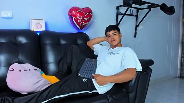 Rob saenz  online show from February 13, 2025, 1:15 pm