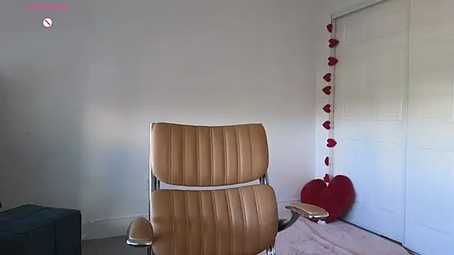 Sapphir3xoxo online show from February 7, 2025, 7:59 pm